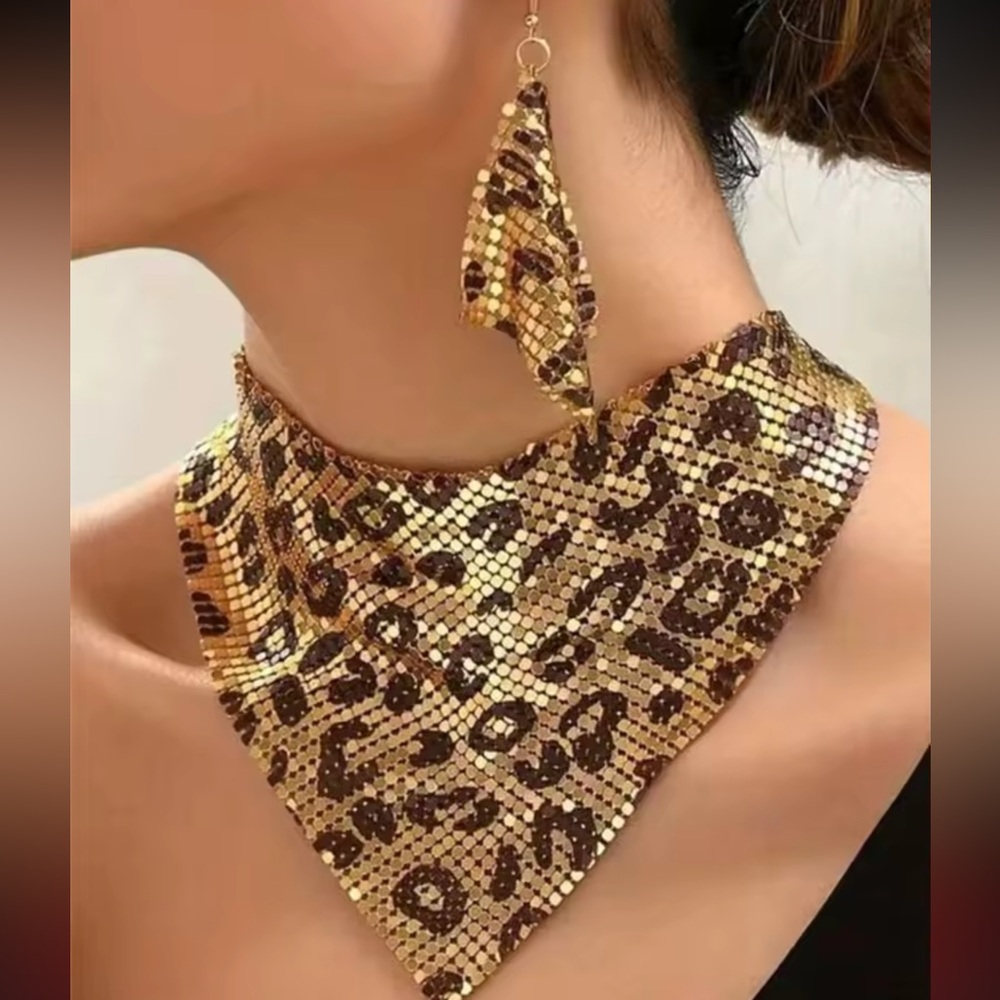 Leopard Set Beautiful Bib Necklace & Dangle Earrings Vintage Elegant Statement